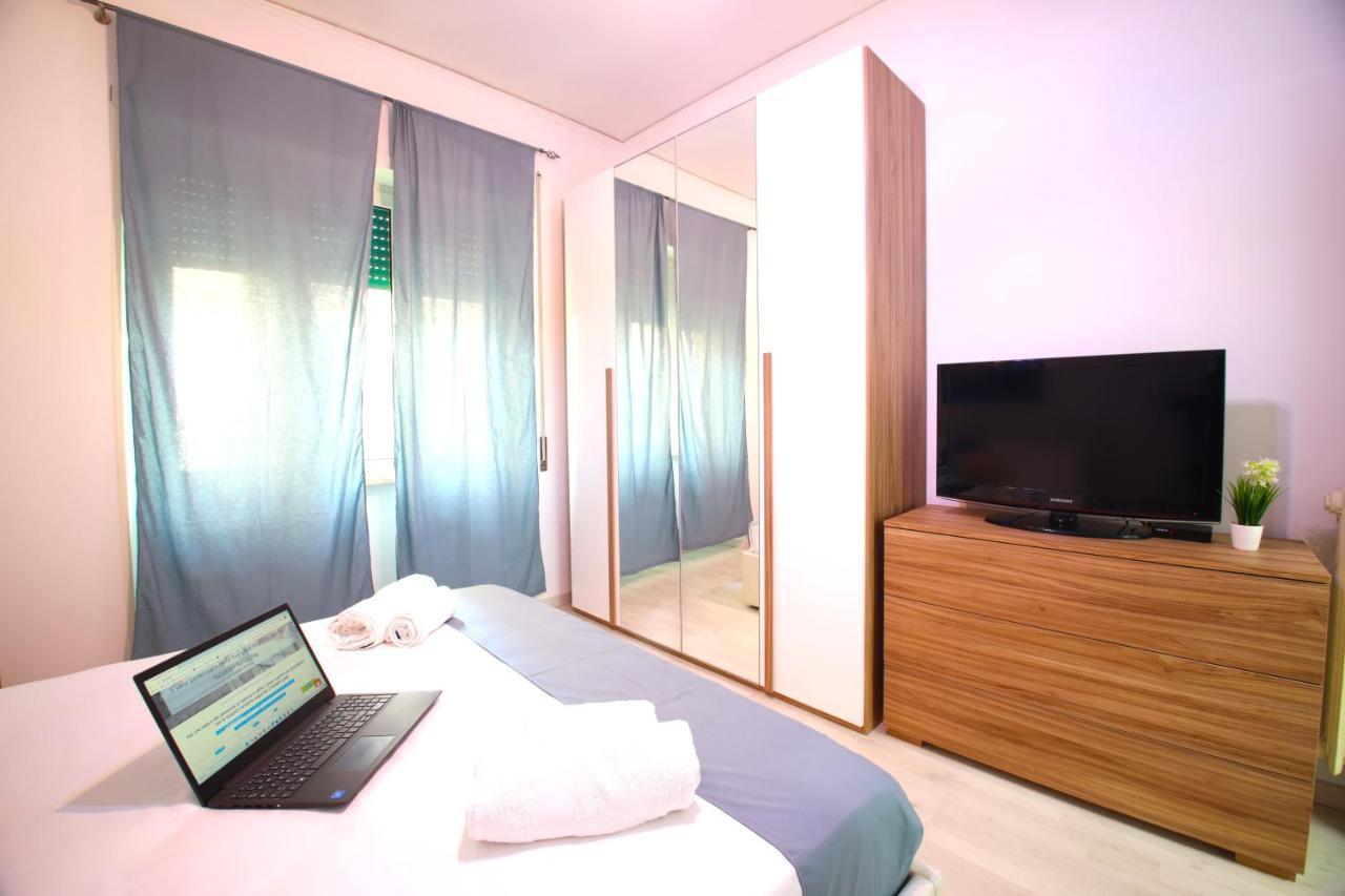 Apartament Hostly - Vittoria House - Near The Center With Private Parking Neapol Zewnętrze zdjęcie