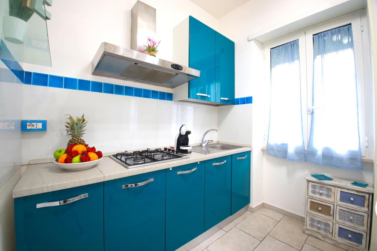 Apartament Hostly - Vittoria House - Near The Center With Private Parking Neapol Zewnętrze zdjęcie