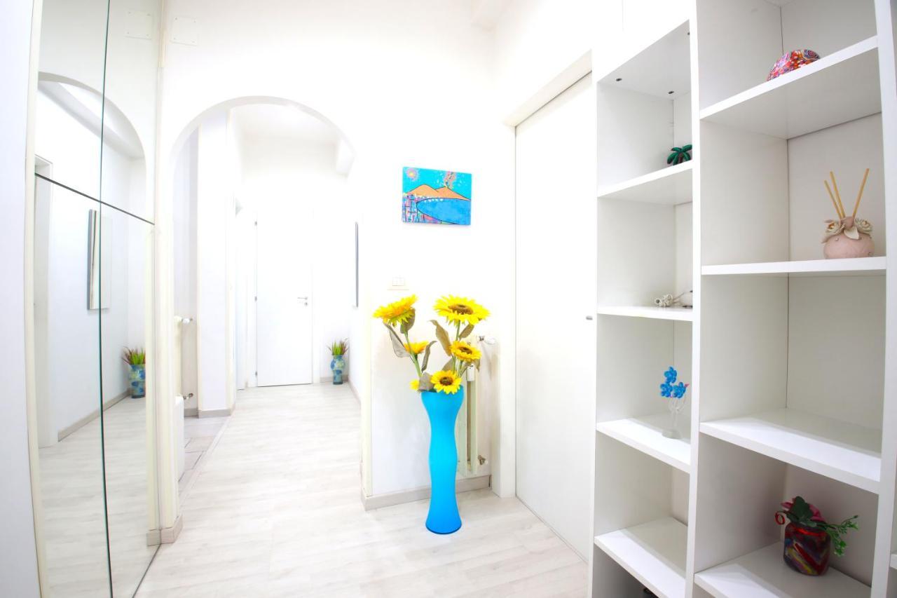 Apartament Hostly - Vittoria House - Near The Center With Private Parking Neapol Zewnętrze zdjęcie