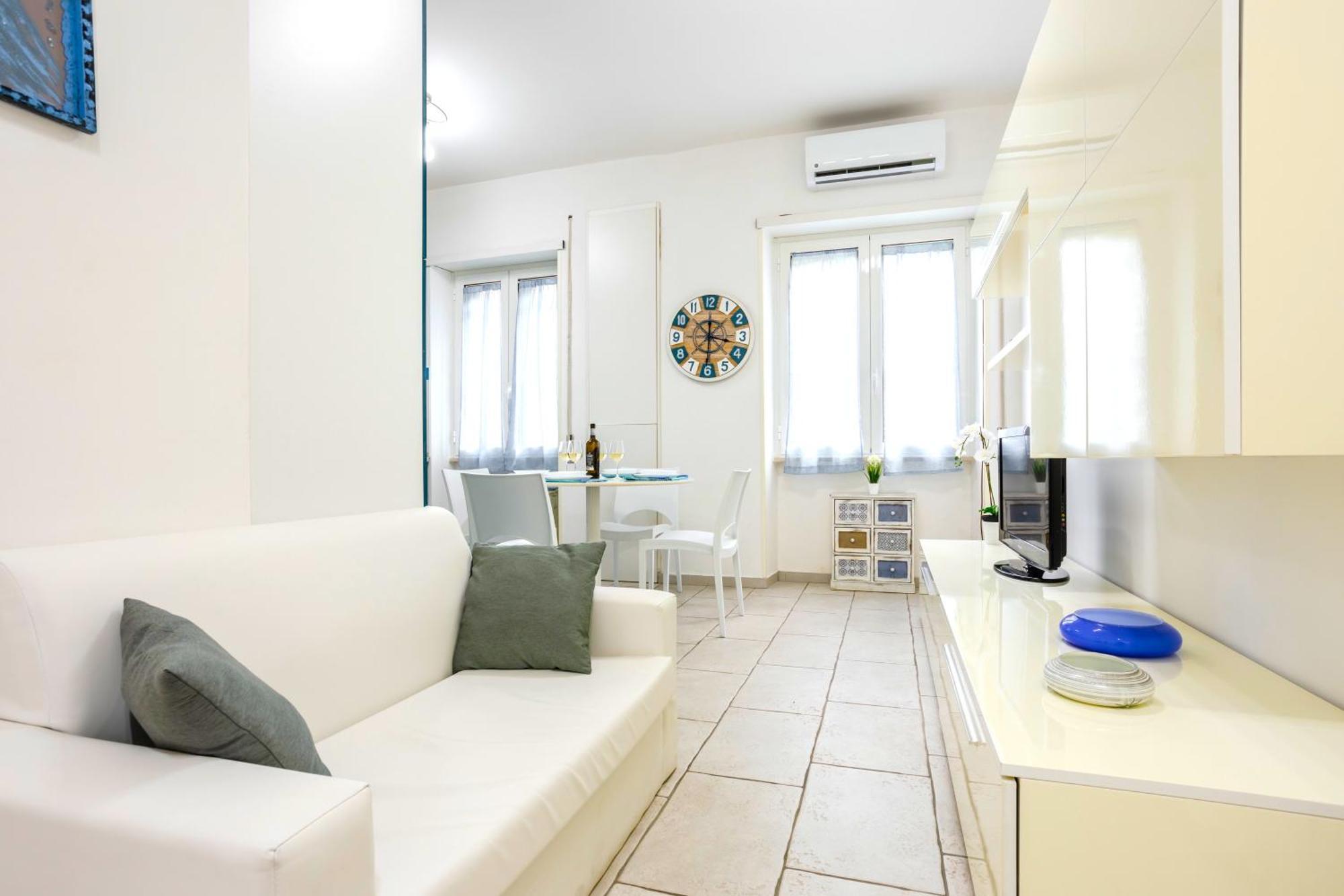 Apartament Hostly - Vittoria House - Near The Center With Private Parking Neapol Zewnętrze zdjęcie