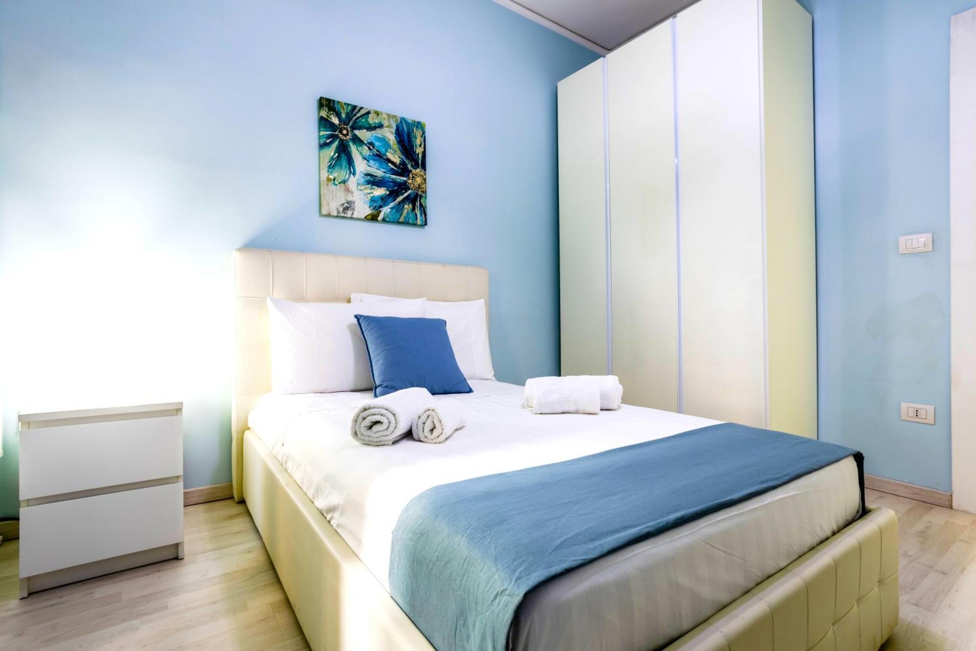 Apartament Hostly - Vittoria House - Near The Center With Private Parking Neapol Zewnętrze zdjęcie