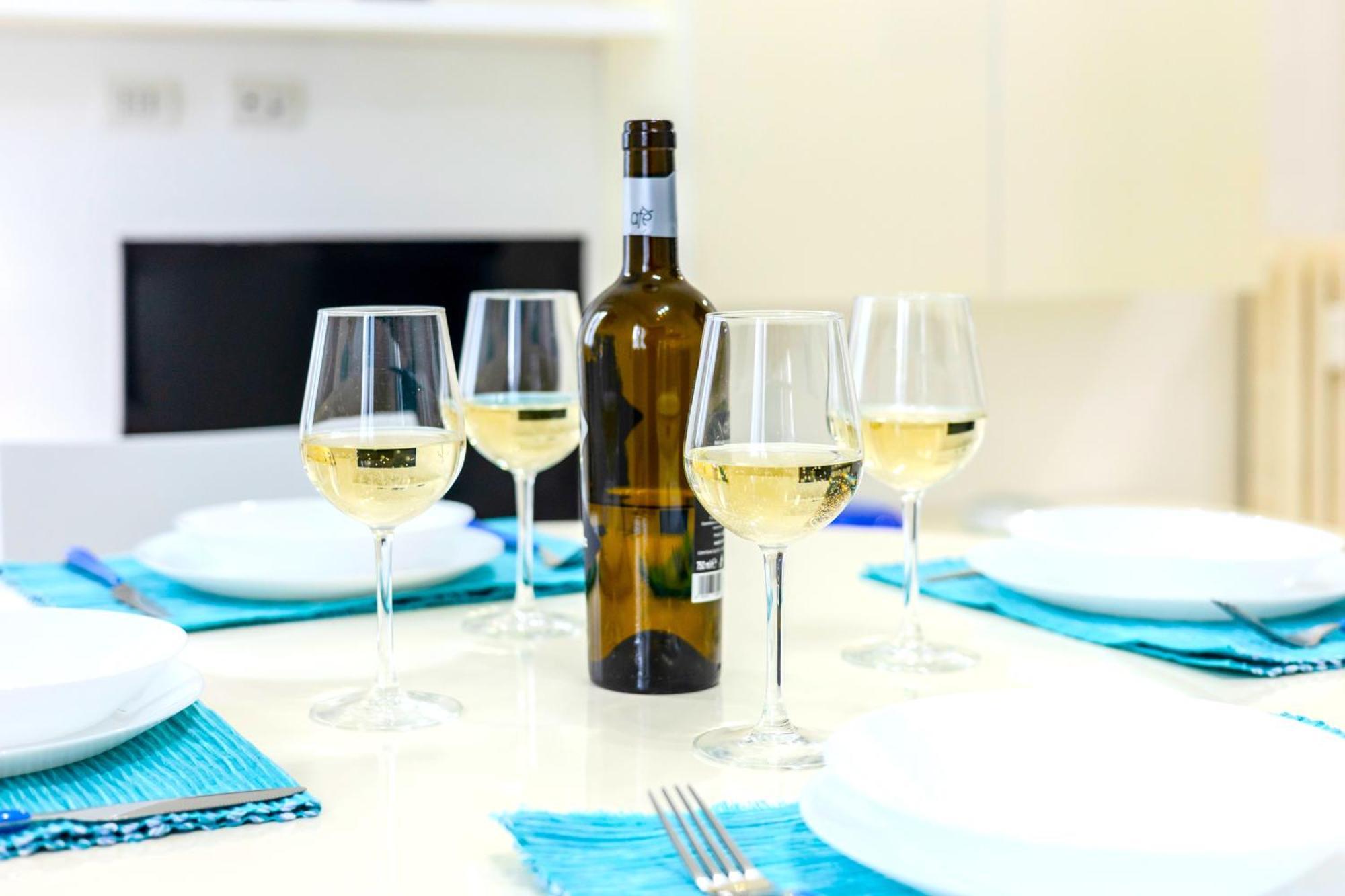 Apartament Hostly - Vittoria House - Near The Center With Private Parking Neapol Zewnętrze zdjęcie