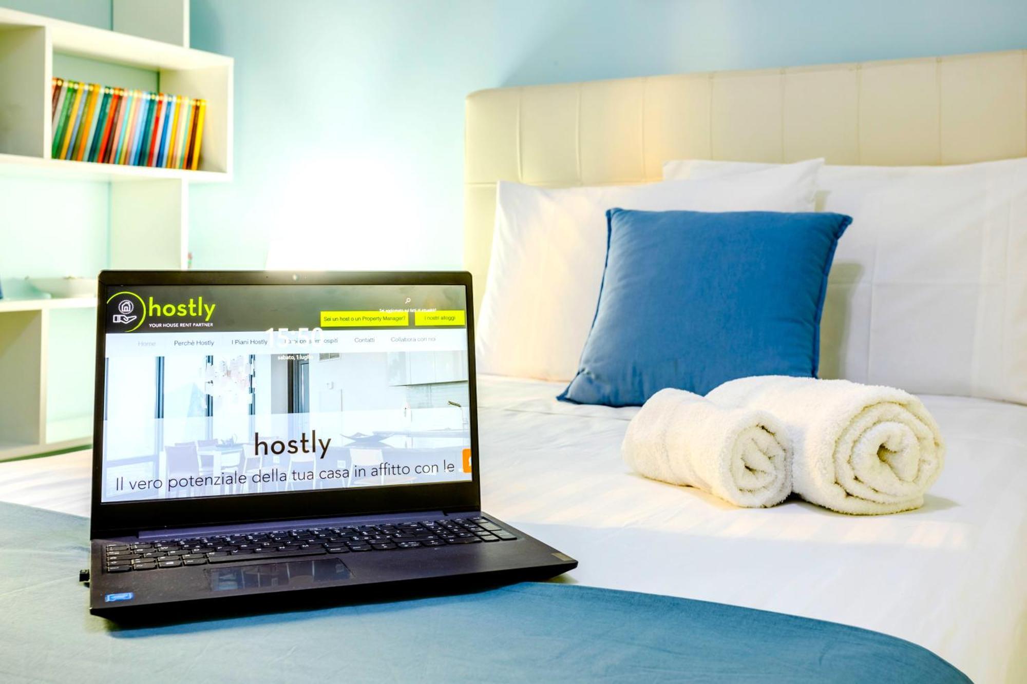 Apartament Hostly - Vittoria House - Near The Center With Private Parking Neapol Zewnętrze zdjęcie