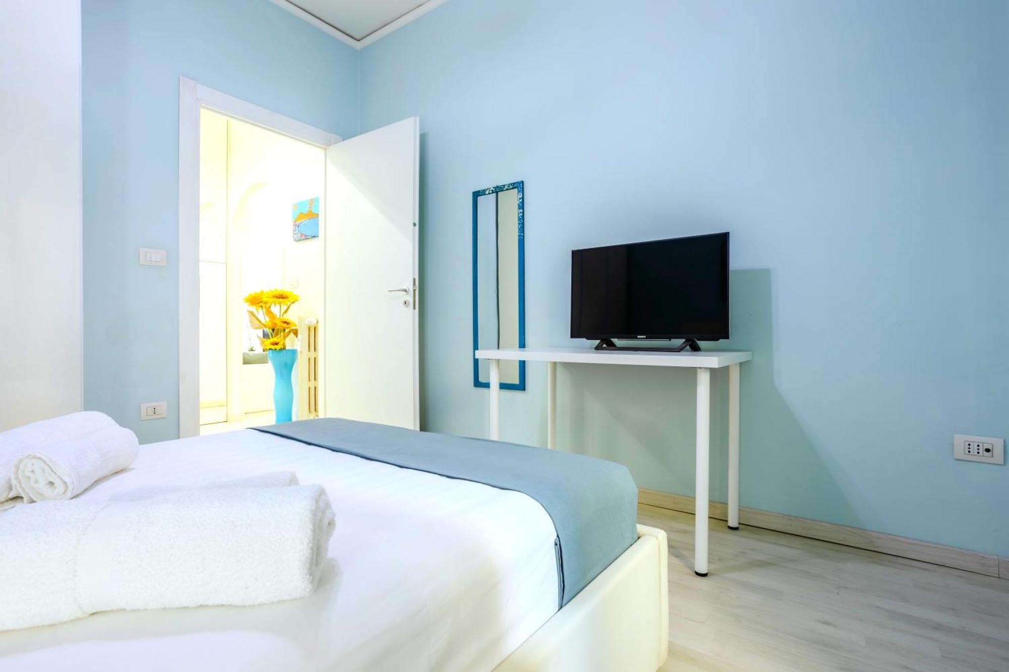 Apartament Hostly - Vittoria House - Near The Center With Private Parking Neapol Zewnętrze zdjęcie