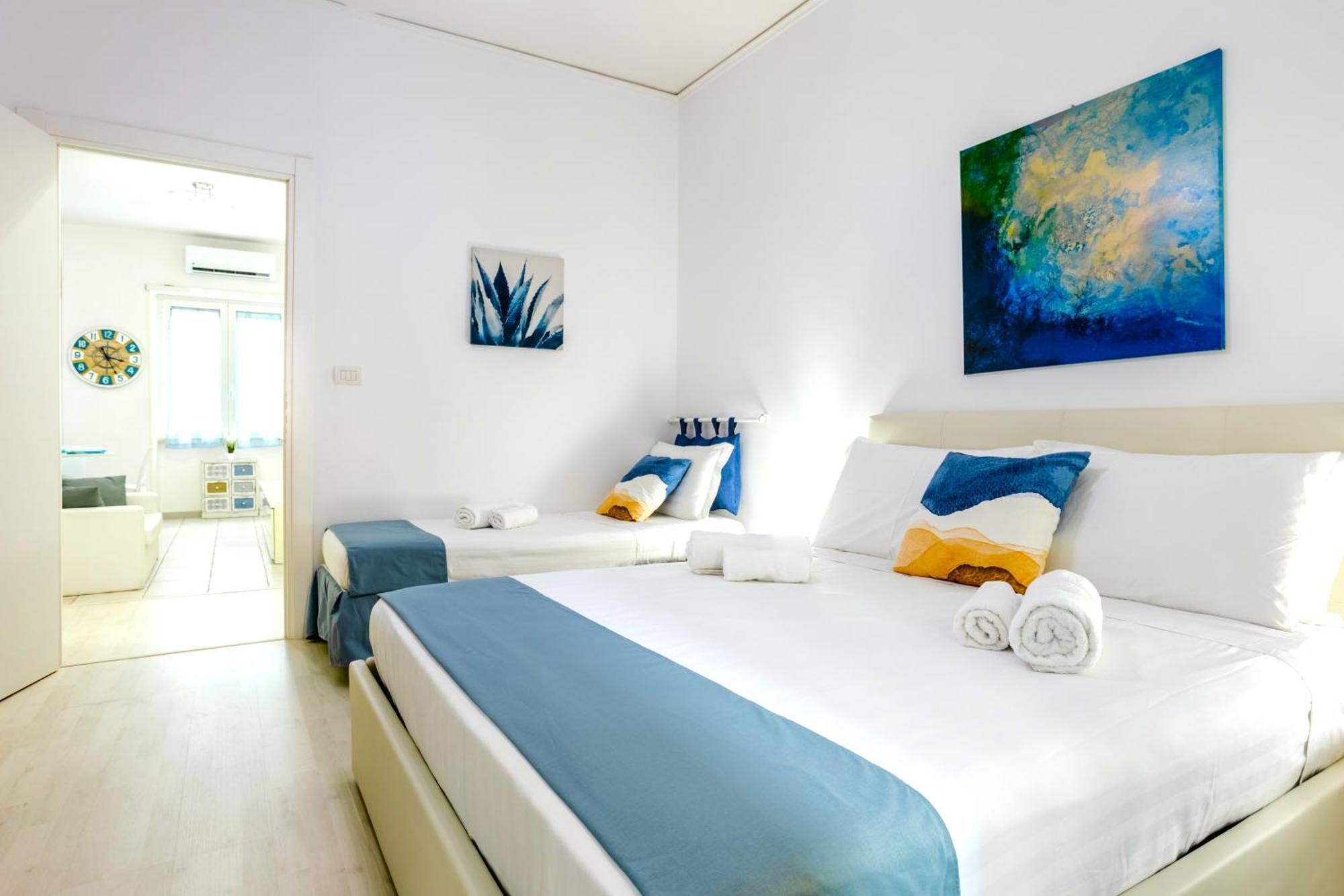 Apartament Hostly - Vittoria House - Near The Center With Private Parking Neapol Zewnętrze zdjęcie