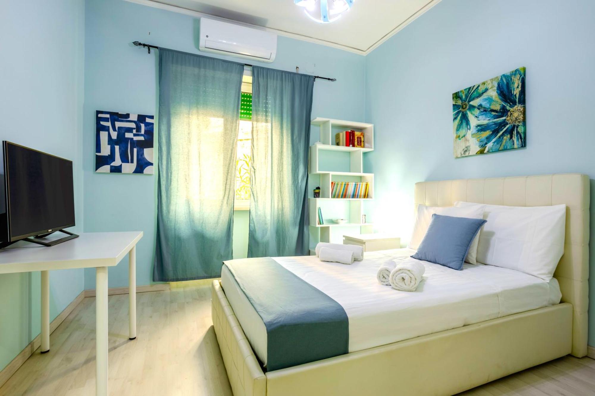 Apartament Hostly - Vittoria House - Near The Center With Private Parking Neapol Zewnętrze zdjęcie